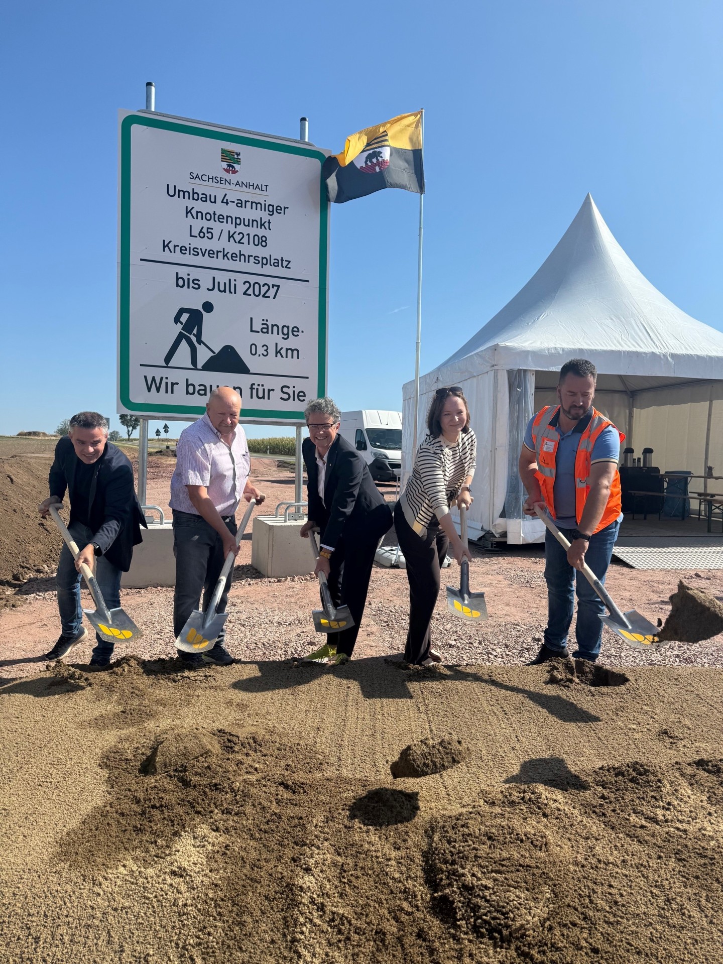 Ground-breaking ceremony for the new roundabout near Plötzkau