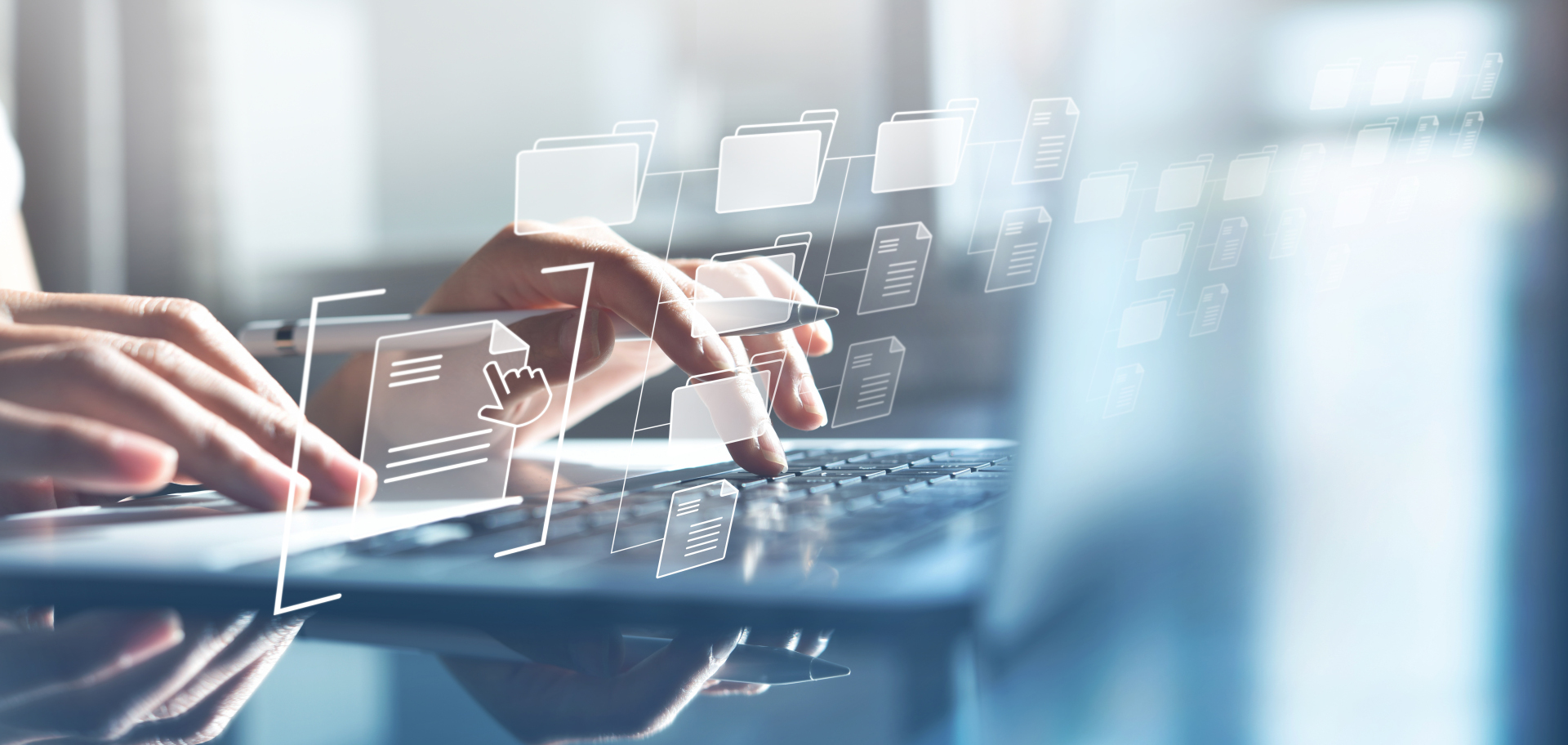 El sistema de gestión documental (SGD) lo instala un consultor informático en un ordenador portátil en la oficina. Software para archivar, buscar y gestionar archivos e información de la empresa.
