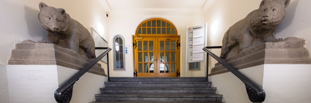 Haupteingang Kreishaus 1 in Bernburg (Saale)