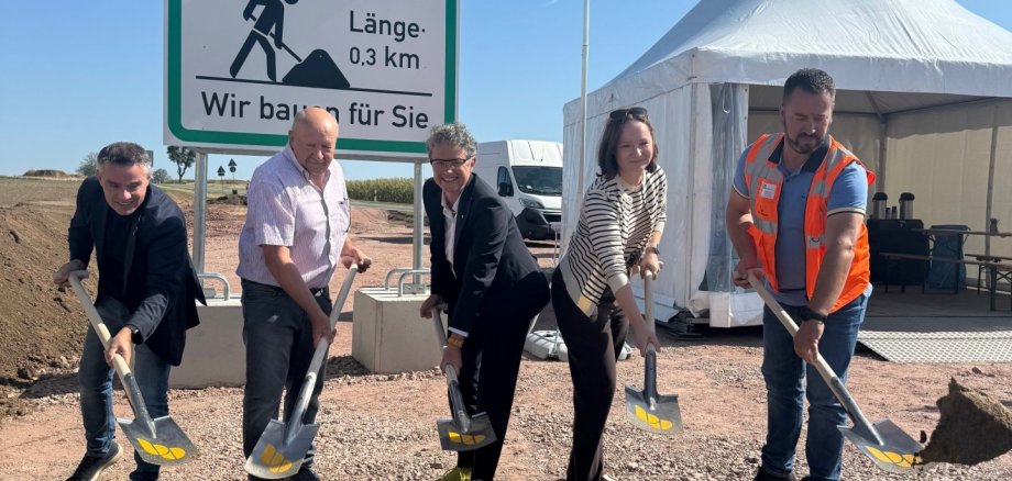 Coup d'envoi des travaux du nouveau rond-point près de Plötzkau