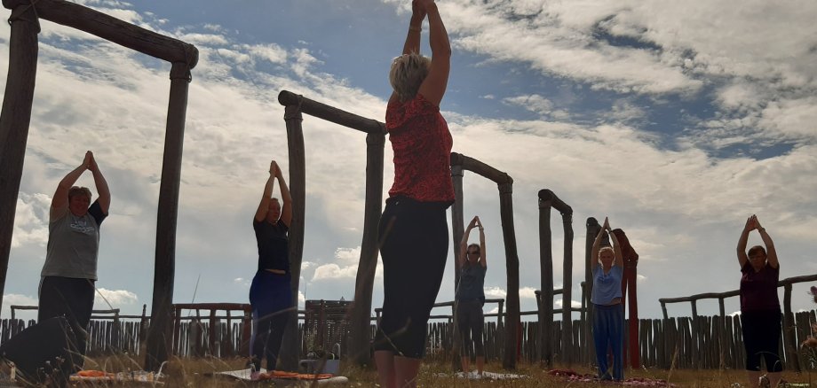 Yoga au sanctuaire circulaire de Pömmelte