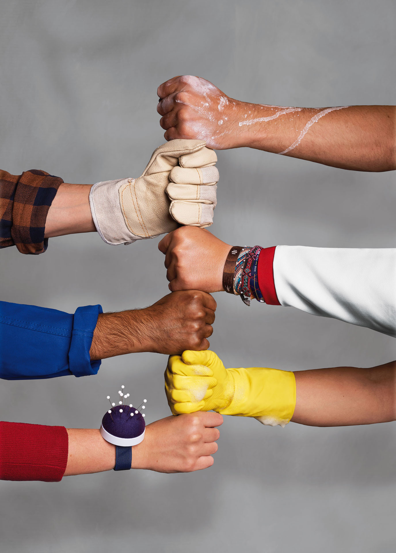 Verschiedene Hände übereinander.